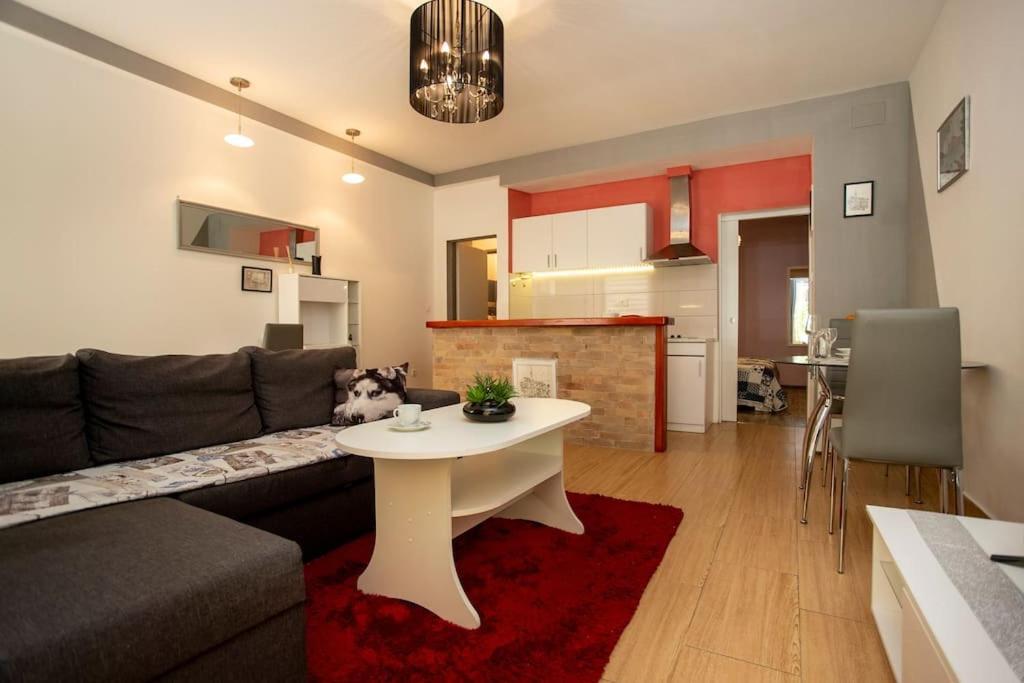 Apartman Den,Rovinj Oaza U Centru Grada I Besplatnim Parkingom Διαμέρισμα Εξωτερικό φωτογραφία